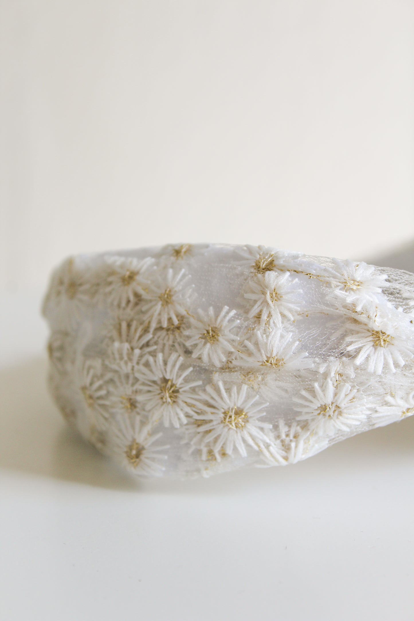 Daisy Knot Headband-White