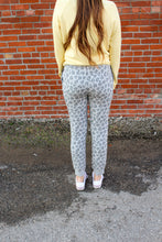 Load image into Gallery viewer, Grey Leopard Jogger - Simply L Boutique